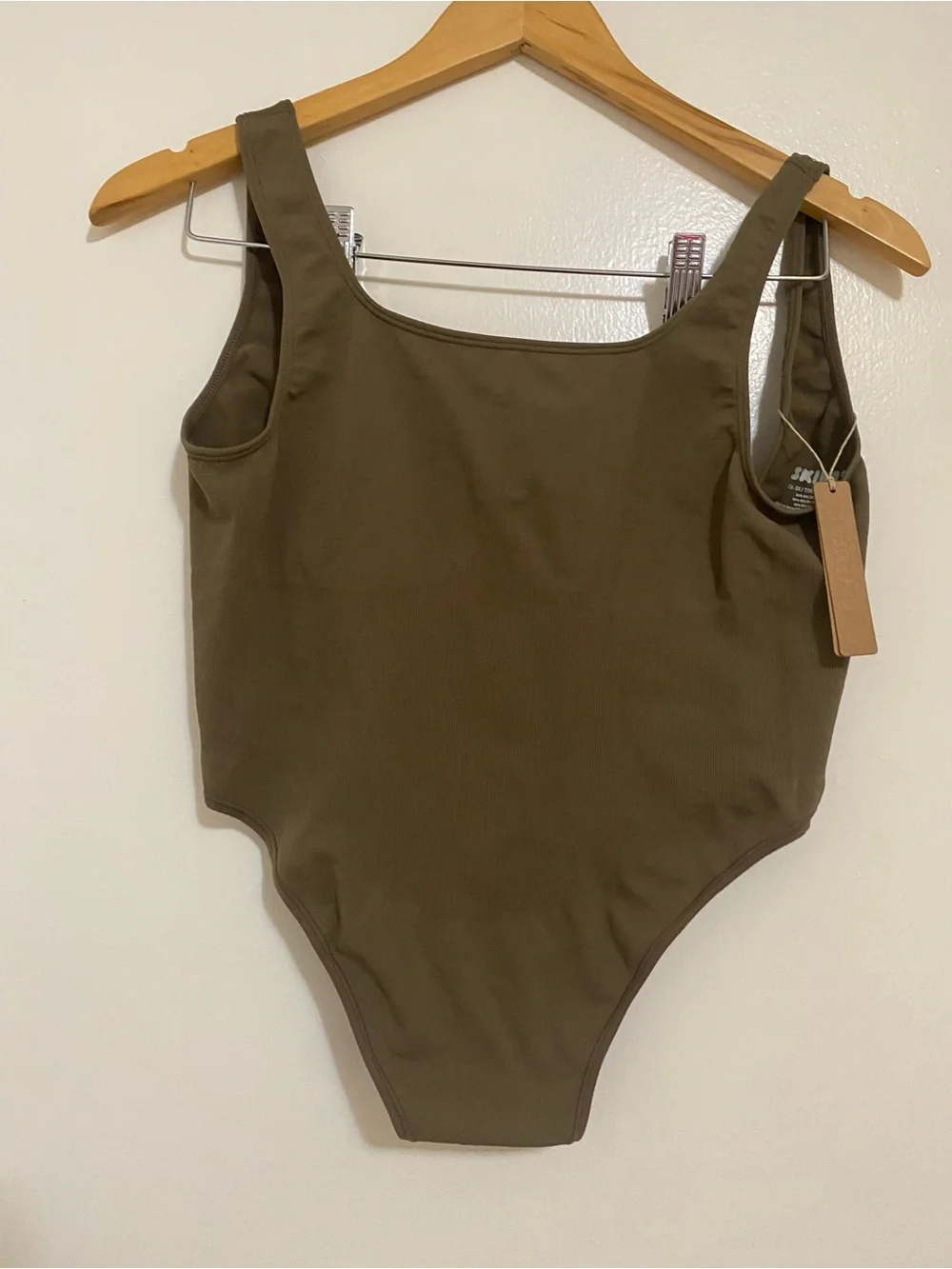 SKIMS Contour High Cut Bodysuit - Olive